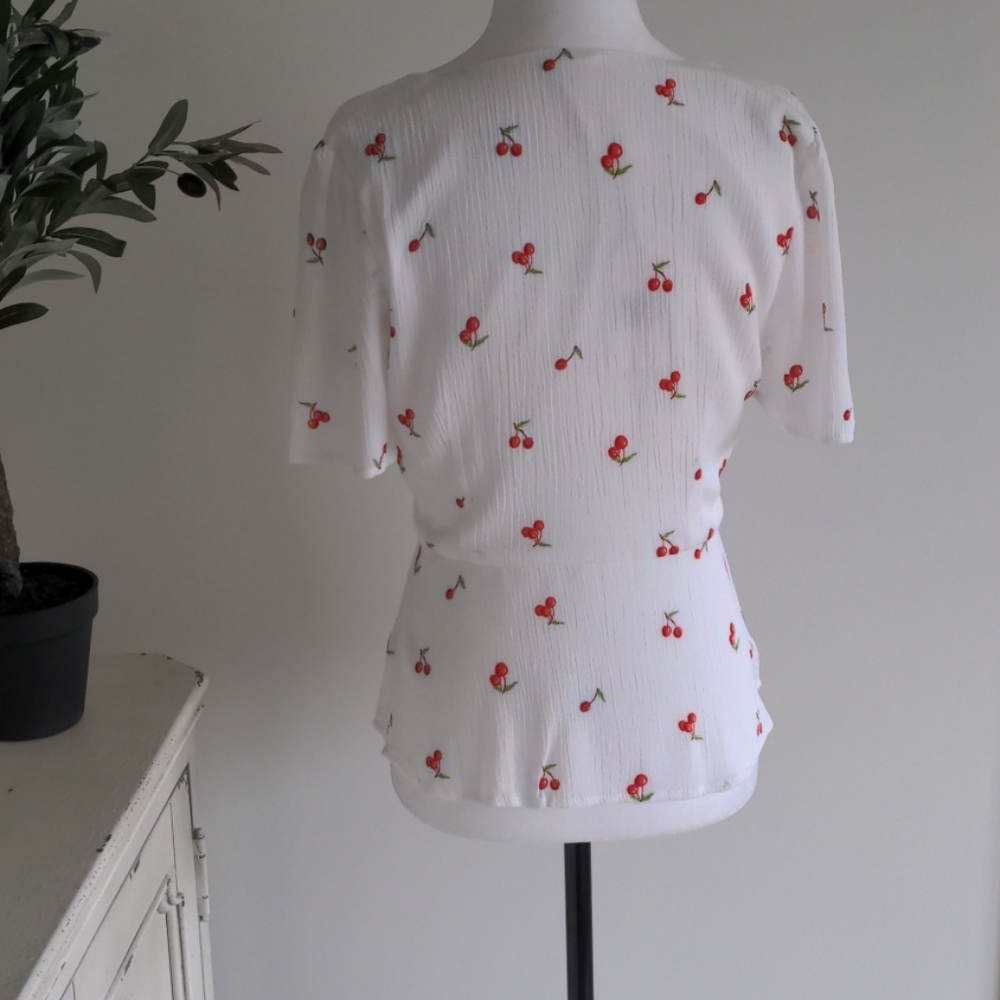 ***SOLD*Sadie & Sage Blouse Short Sleeve Top White - Picture 3 of 4